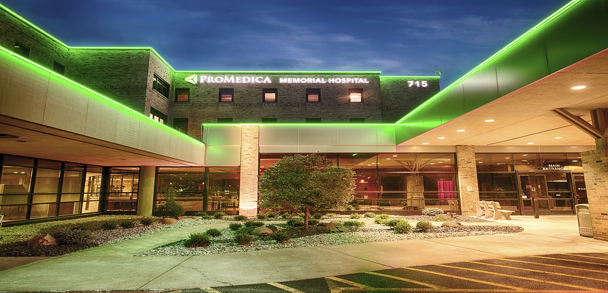 An exterior view of the entrance to ProMedica Memorial Hospital.
